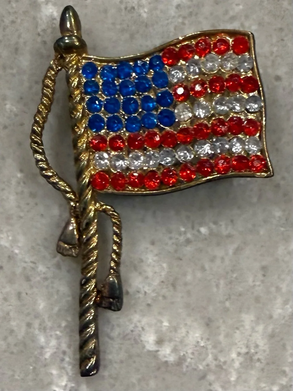Vintage Rhinestone American Flag Brooch Gold Tone Patriotic USA Pin